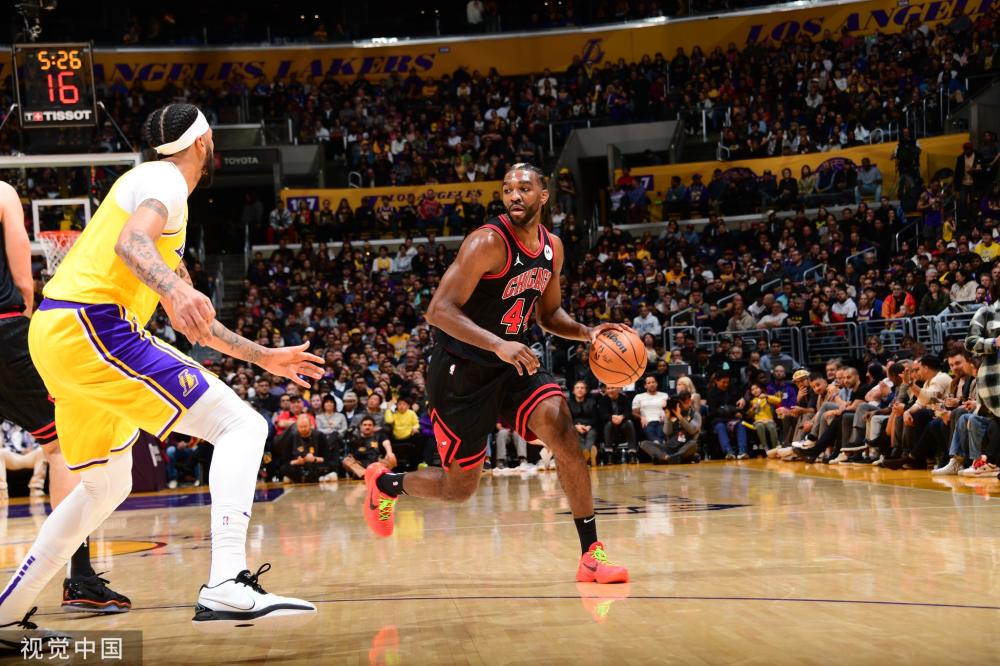 在描述吉拉 在描述吉拉